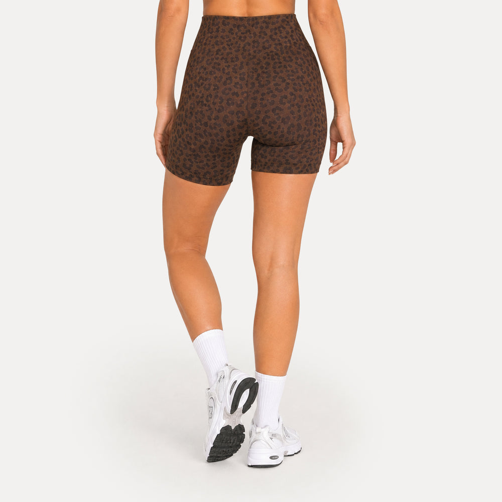 LEO Shorts Velvara